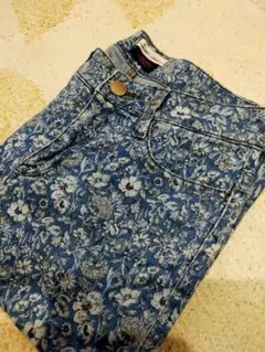 Sweet Camel× LIBERTY コラボ　花柄 デニムパンツのサムネイル