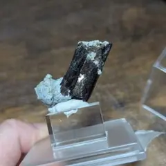 ネプチュナイト 海王石 母岩付き結晶 カリフォルニア Gem Mine 鉱物標本 ネプチュナイト 海王石 母岩付き結晶 Gem Mine産 天然石 鉱物標本