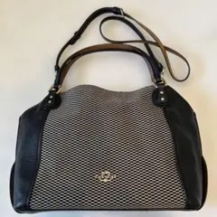 COACH ショルダーバッグ 黒と白のチェック柄