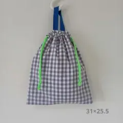 【ハンドメイド】グレーのチェックの持ち手付き巾着 2. 大きめ上履き入れのサムネイル