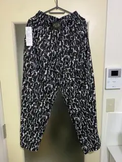 ボディビルバギーパンツ　L とXL
