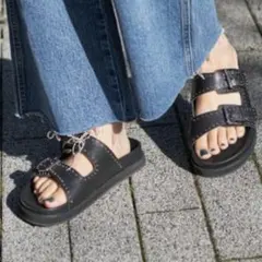 MOHI スタッズ ダブルベルト サンダル ブラックのサムネイル