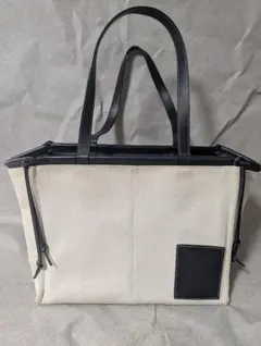 LOEWE ロエベクッショントート アイボリー - メルカリ