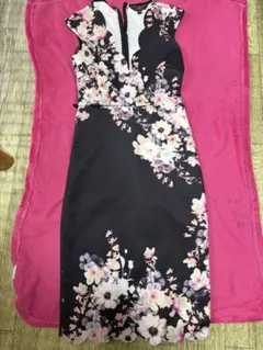 Lipsy London 花柄 ノースリーブワンピースのサムネイル