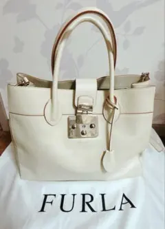 美品✴︎FURLAフルラ MANTRA マントラ ハンドバッグ　本革