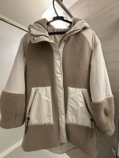 フード付きベージュボアジャケット