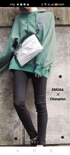 EMODA✕ChampionパーカーМ