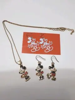 ディズニー　ピアス　ネックレス