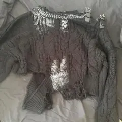 ダークグレー ケーブルニット クロップドセーター