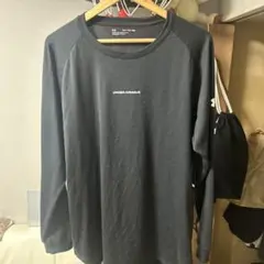 UNDER ARMOUR ロンT