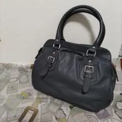 ANDREA MANTOVANI ブラックレザーショルダーバッグ - メルカリ