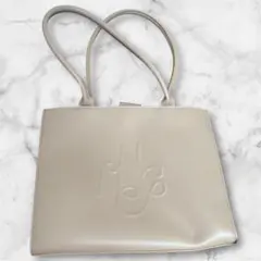 【美品】NICE CLAUP ロゴモチーフエンボストートバッグベージュ