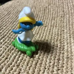 キンダーサプライズ　スケボー　スマーフ