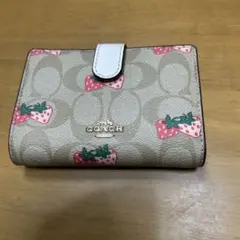 セール COACH アイスポップ柄 コンパクト 二つ折り財布 - メルカリ