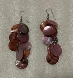 シェルピアス（フック型、紫の揺れるピアス）