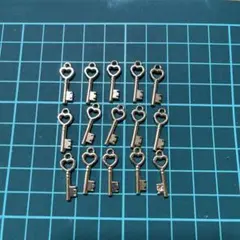 ハート型の鍵チャーム