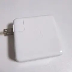 Apple 純正　61W USB-C Power Adapter A1718