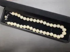 ホワイトパールネックレス　留め具シルバーカラー