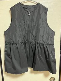 【RIVIETTA】ダブルファスナー　ぺプラムベスト　黒　3L 中綿　1度着用