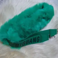 BIGBANG ファー付きショルダーストラップ G-DRAGONピンク - メルカリ