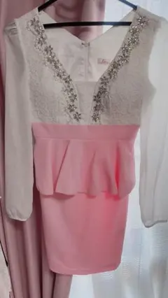 【新品未使用】ロングスリーブペプラムドレス