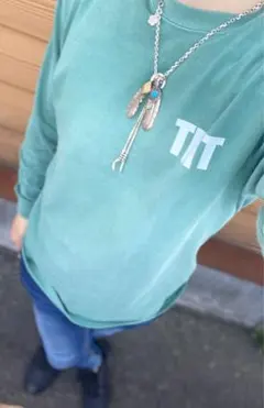 TMT BIGHOLIDAY 緑色 長袖カットソー