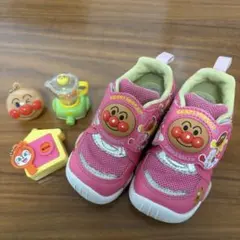 アンパンマン　スニーカー　ピンク　おまけ付き