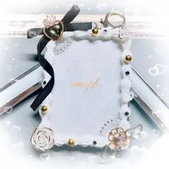 黒 ブラック トレカケース トレカキーホルダー ホイップデコ 王冠 白 ホワイト