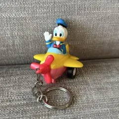 ドナルドダッグ　飛行機　キーホルダー