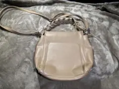 編み込みストラップ ベージュショルダーバッグ