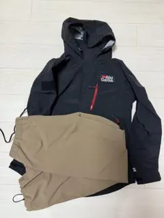 アブガルシア Abu Garcia レインウェア 上下セット S 黒・ベージュ 2025年最新】Abu Garcia レインウェアの人気アイテム - メルカリ