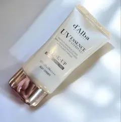 d'Alba UV Essence Waterful Life サンクリーム