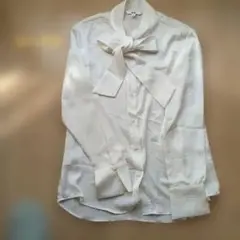 UNIQLO リボン付きホワイト長袖シャツ M