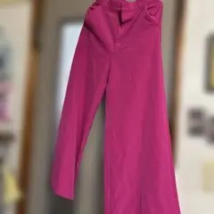 ピンク　パンツ