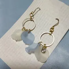 花びらデザイン ピアス