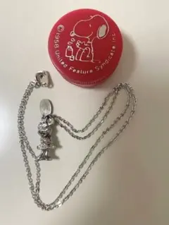 ミニーマウス　ネックレス　スヌーピーの入れ物付き