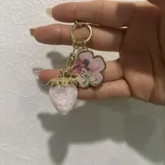 ミニーちゃん　いちご　キーホルダー　ストロベリー　ピンク　サクラ　桜　ディズニー