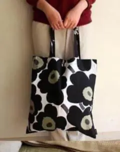 マリメッコ 花柄トートバッグ 大きめ 北欧 エコバッグ 黒 ブラック