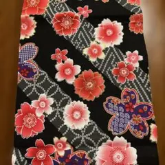 生地　はぎれ ハギレ 黒地 和花々桜模様