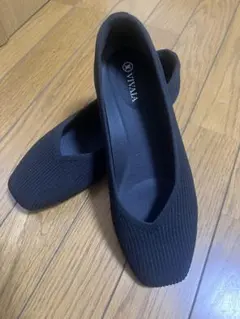 VIVALA ブラック フラットシューズ　サイズ39.5