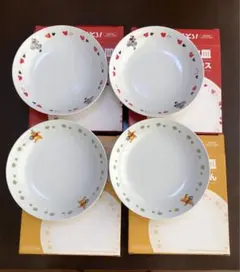 新品未使用 ミッキーマウス くまのプーさんパスタ皿 4枚セット セブンイレブン