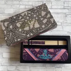 新品　ヴィヴィアンウエストウッド　エンブロイダリーハンカチ　総刺繍　日本製 新品 ヴィヴィアンウエストウッド エンブロイダリーハンカチ 総刺繍