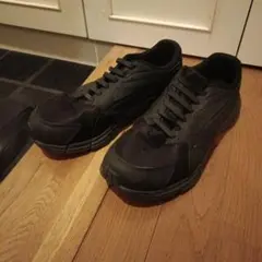 PUMA オールブラック スニーカー エクスペダイド 26のサムネイル