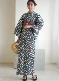 utatane ウタタネ 浴衣 3点セット「鉄紺に梅枝」 帯 下駄 レトロ柄