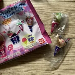 31 アイスクリーム ワッフルコーン マスクメロン　ベリー　イチゴ　2個セット