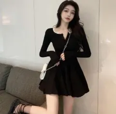 ヘンリーネック裾ボリュームフレアミニワンピース　チュニック　ミニワンピ　ブラック