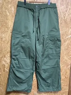 【美品】GU スーパーワイドカーゴパンツ オリーブグリーン　Ｌ