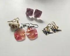 デザインピアス 4組セット スクエア 折り鶴 ピンク カラフル 揺れるピアス