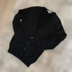 【ユニクロ】黒のVネックボタン付きカーディガン