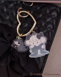 新品mikko コラボ　ハートカラビナチャーム　ブラック